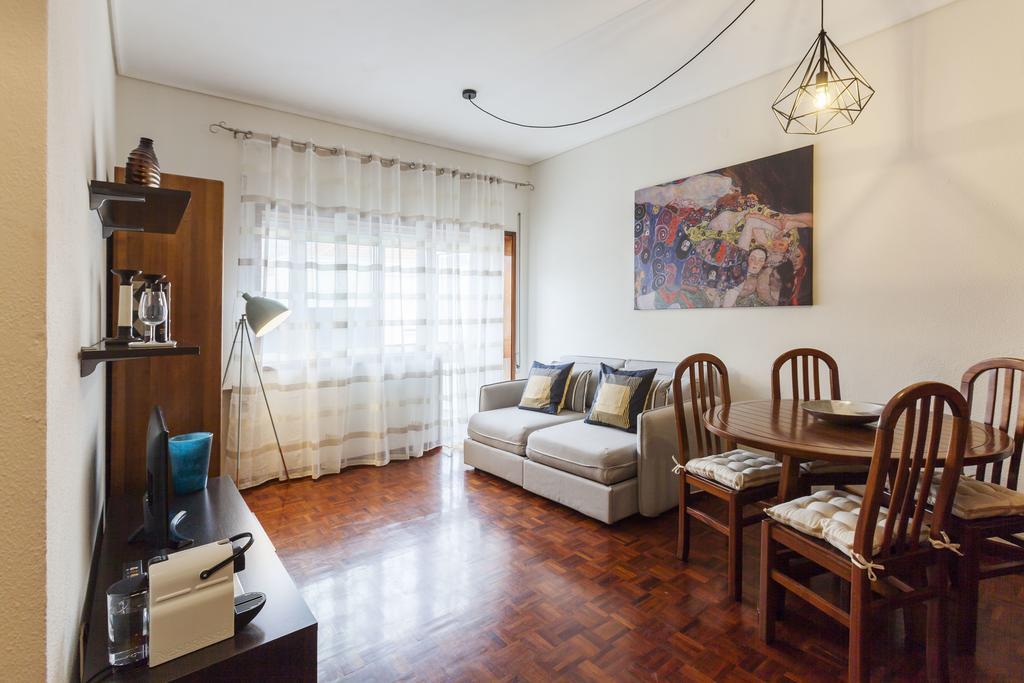 Apartment Camoes Deluxe ポルト エクステリア 写真